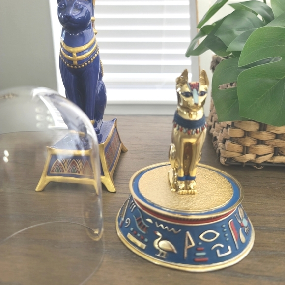 Franklin Mint Egyptian Cat Candle Holder and Figurine Set - Picture 7 of 10